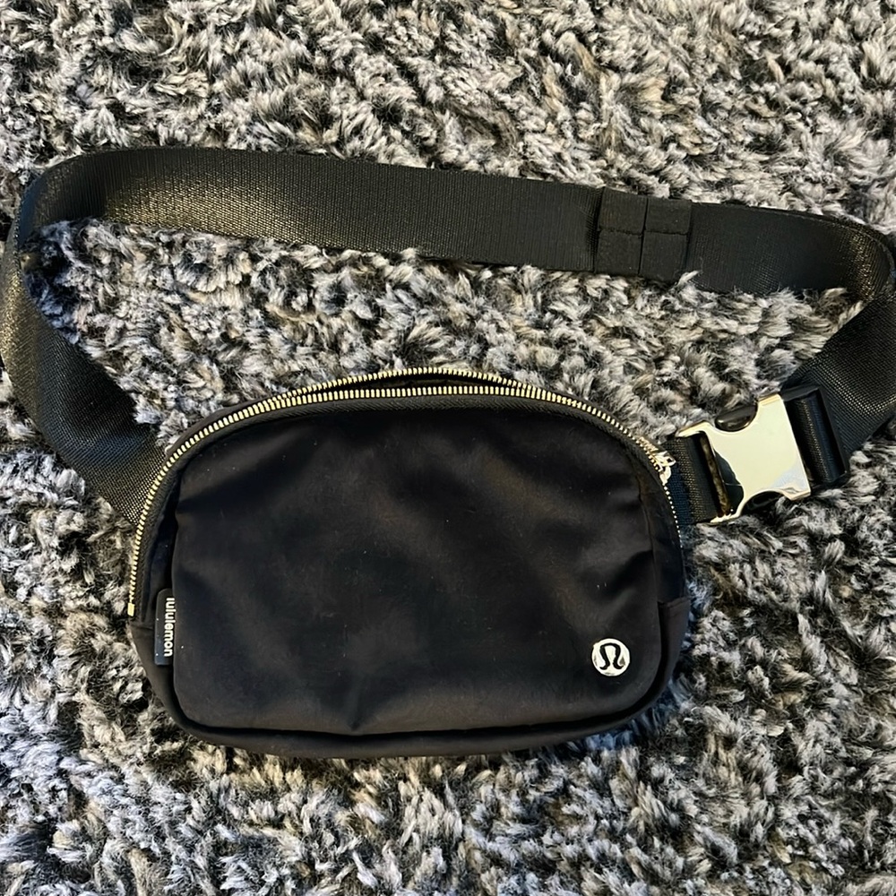 Lululemon black velvet belt bag
